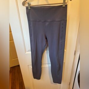 Vuori Studio Pocket Leggings; EUC; Size M; Two Side Pockets; Blue